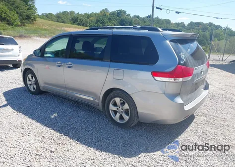 2013 Toyota Sienna Le V6 8 Passenger from USA, damaged, VIN 5TDKK3DC0DS299632
